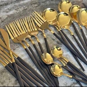 24 piece stainless steel silverware set